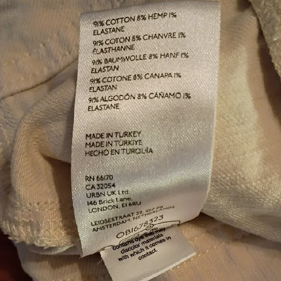 Pilcro Cream High Rise Buttoned Pants. Baggy Fit, Wide Leg. Size 28. - Picture 11 of 16